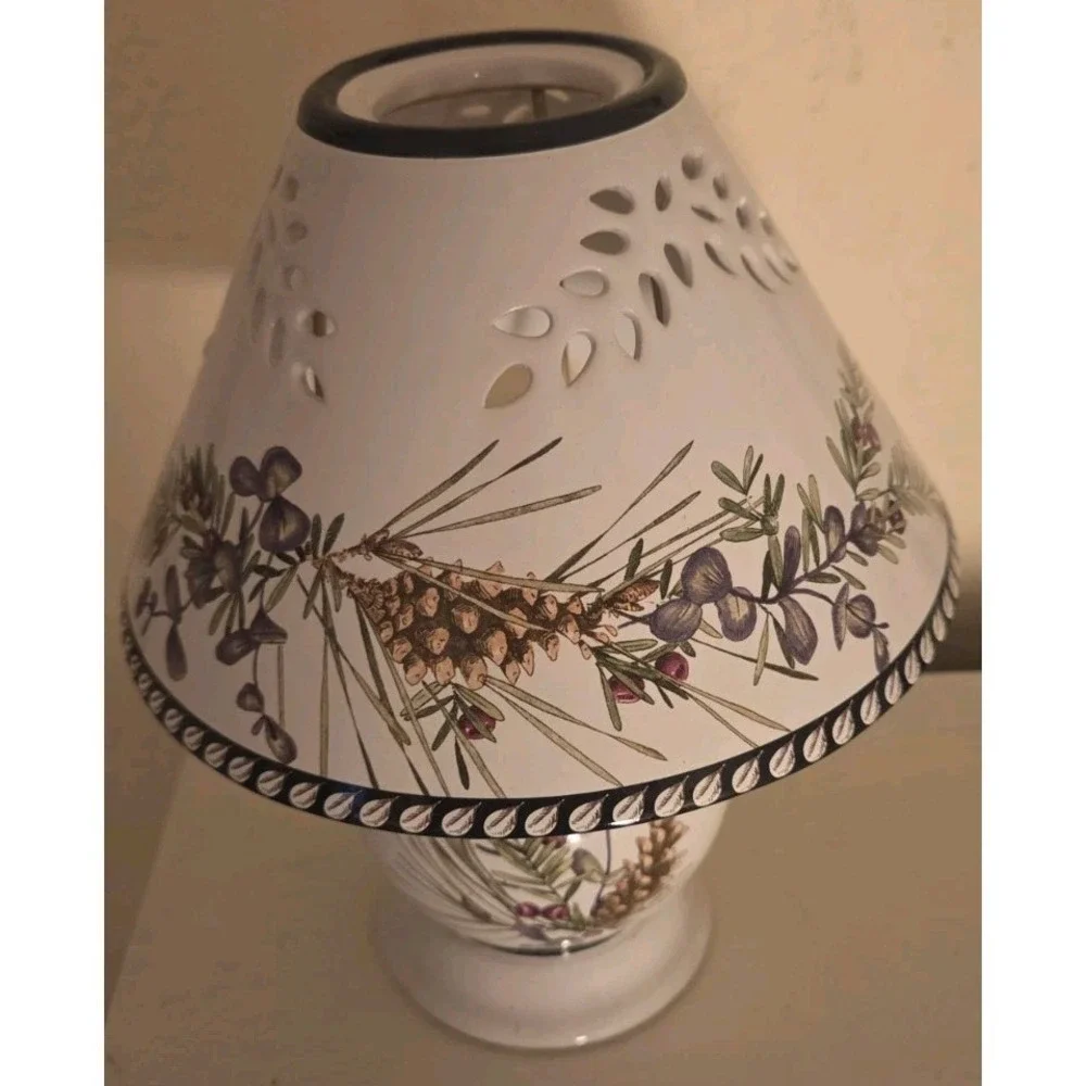 Lenox candle hurricane